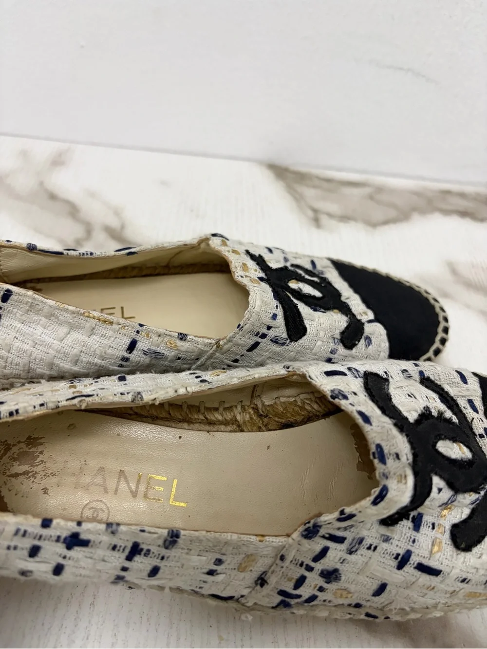 Authentic CHANEL Tweed Interlocking CC Cap Toe Espadrilles (Model/Serial: ZG2976